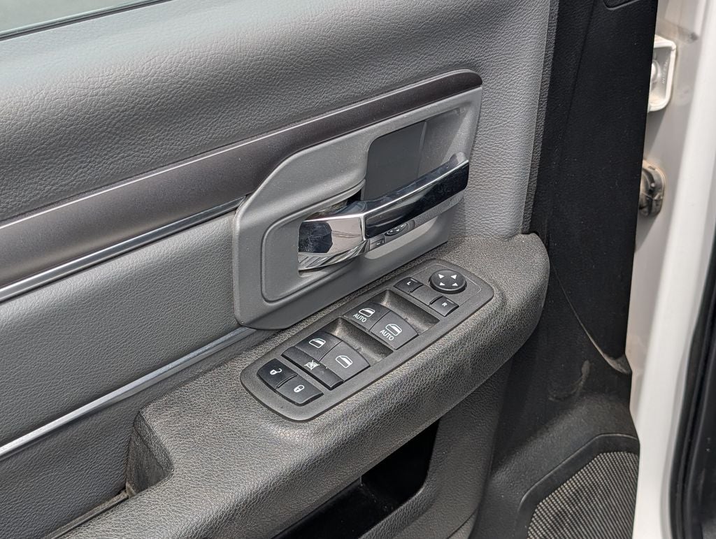 2022 RAM 1500 Classic SLT 4X4