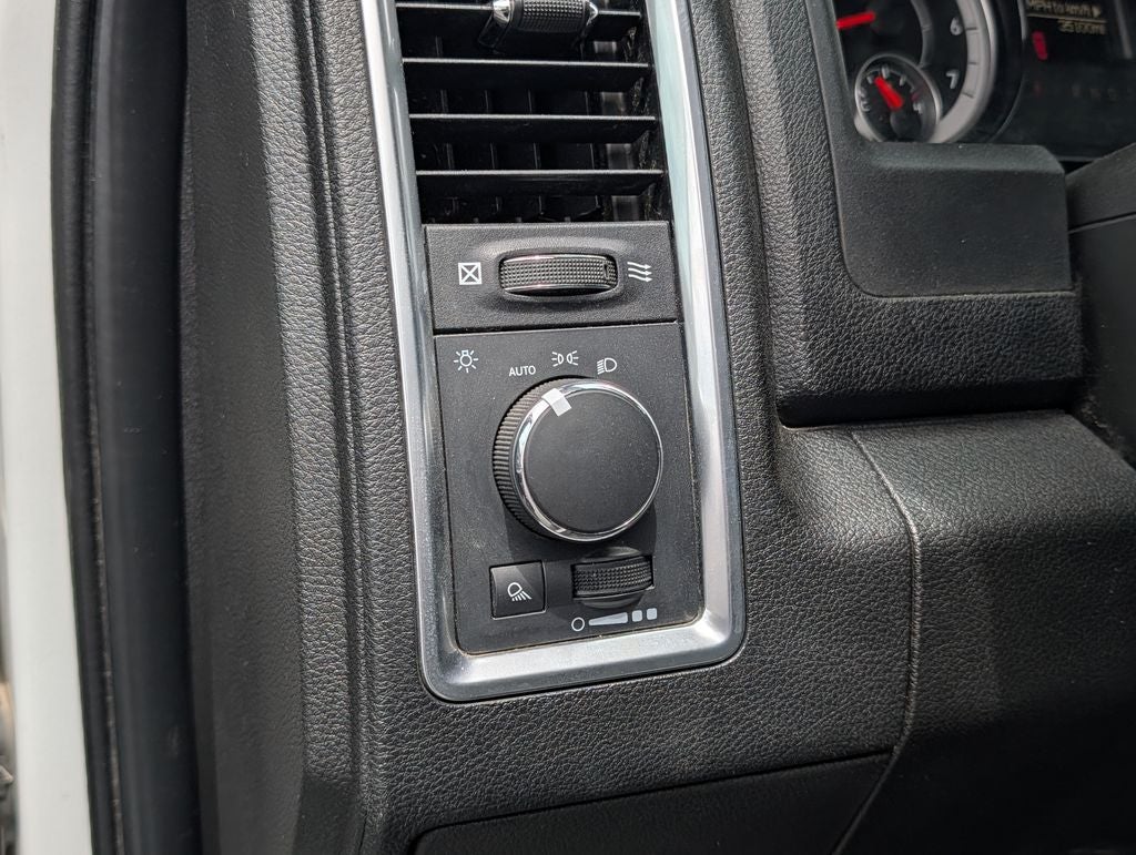 2022 RAM 1500 Classic SLT 4X4