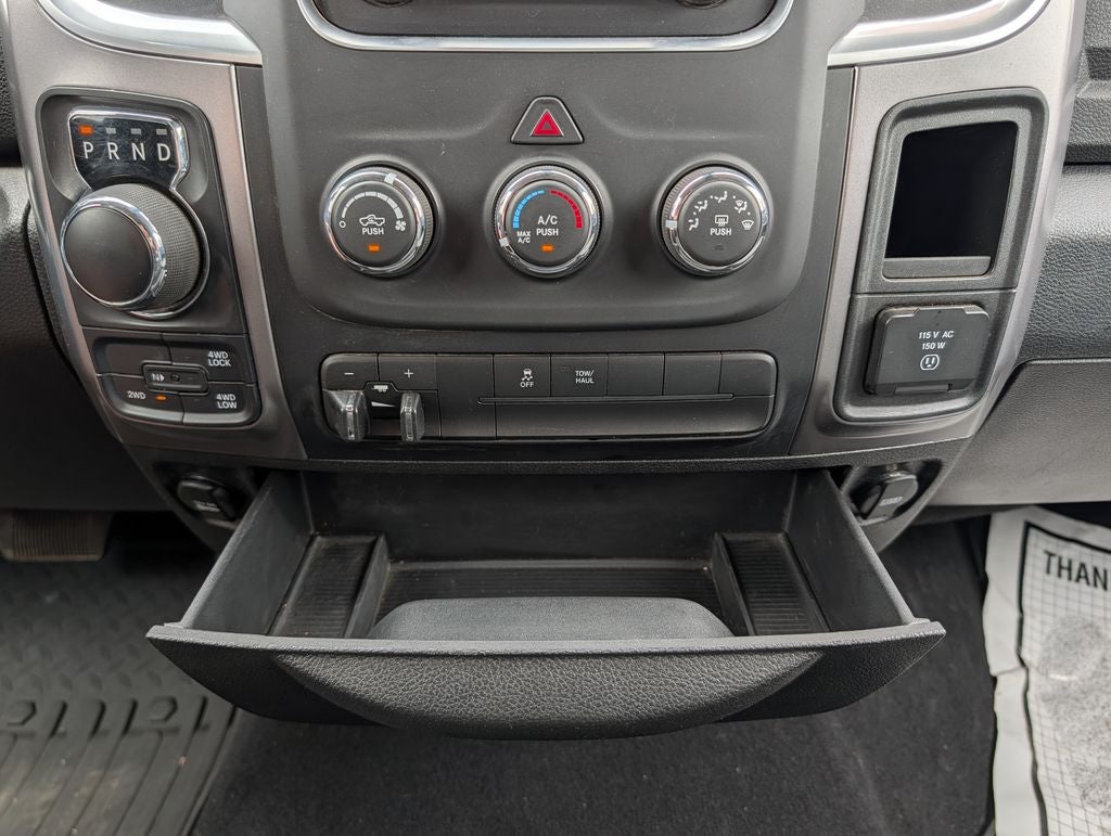 2022 RAM 1500 Classic SLT 4X4