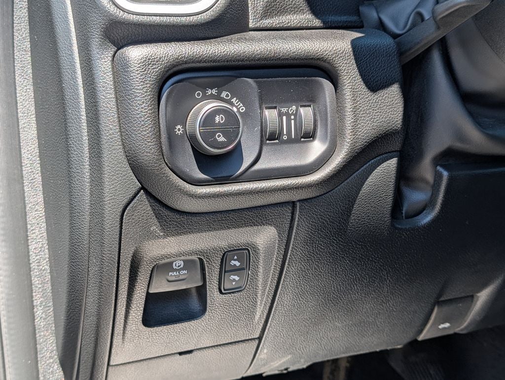 2025 RAM 1500 Big Horn/Lone Star 4X4