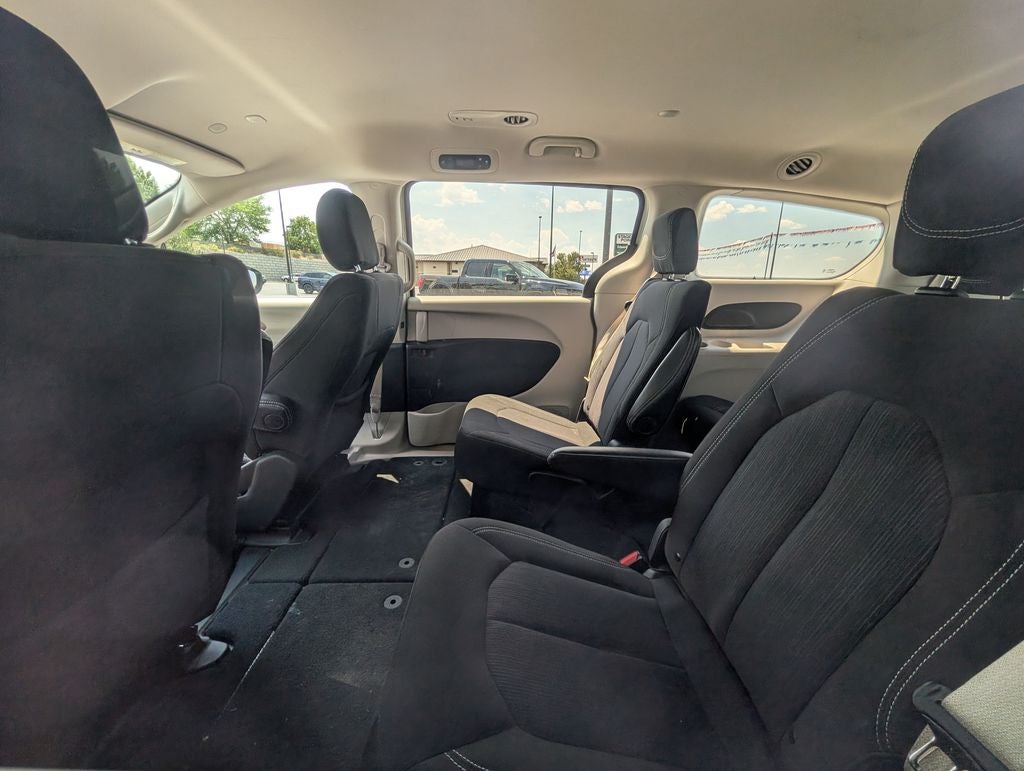 2024 Chrysler Voyager LX