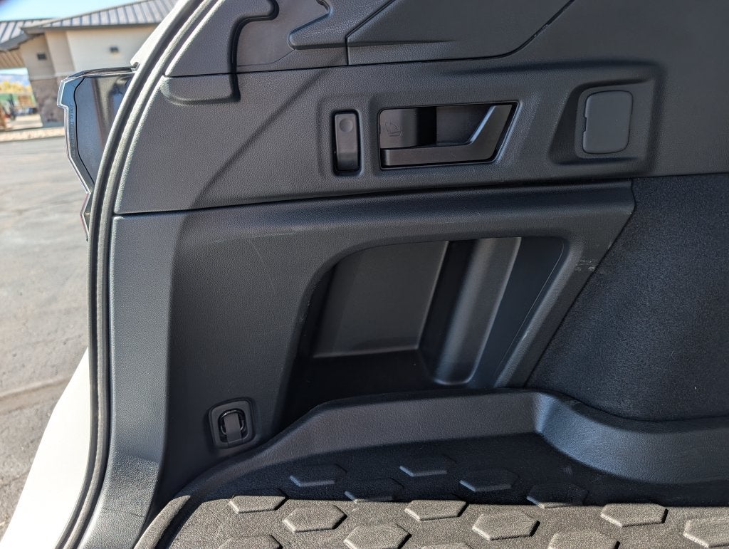 2025 Subaru Outback Premium w/Sunroof