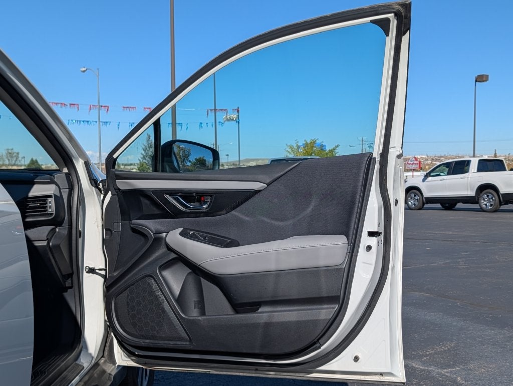2025 Subaru Outback Premium w/Sunroof