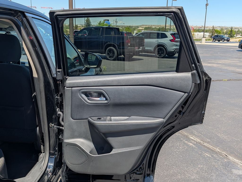 2025 Nissan Rogue SV