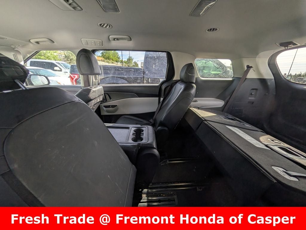 2023 Kia Carnival LX Seat Package