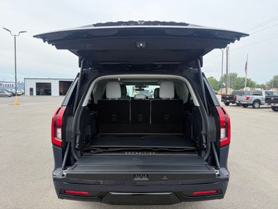 2027 Ford Expedition Max Platinum 30th Anniversary Pkg