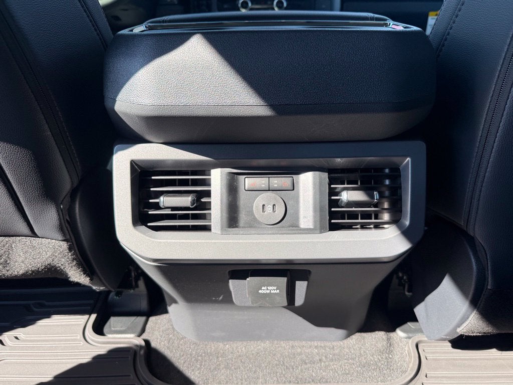 2027 Ford F-350SD Lariat