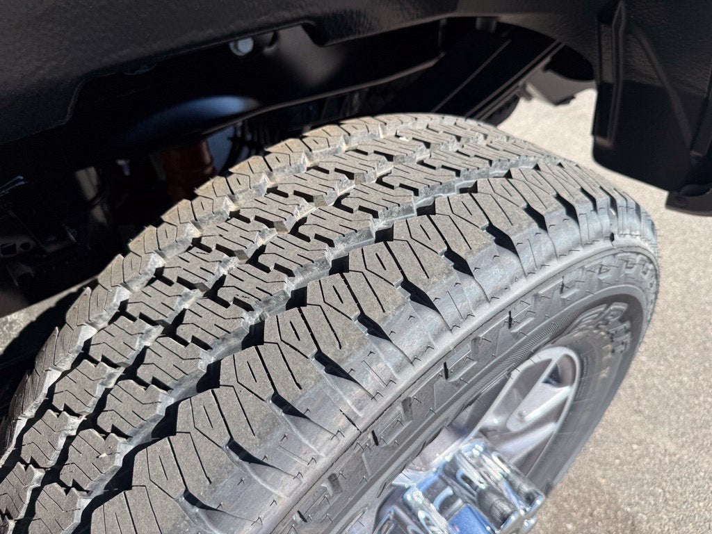 2027 Ford F-350SD Lariat