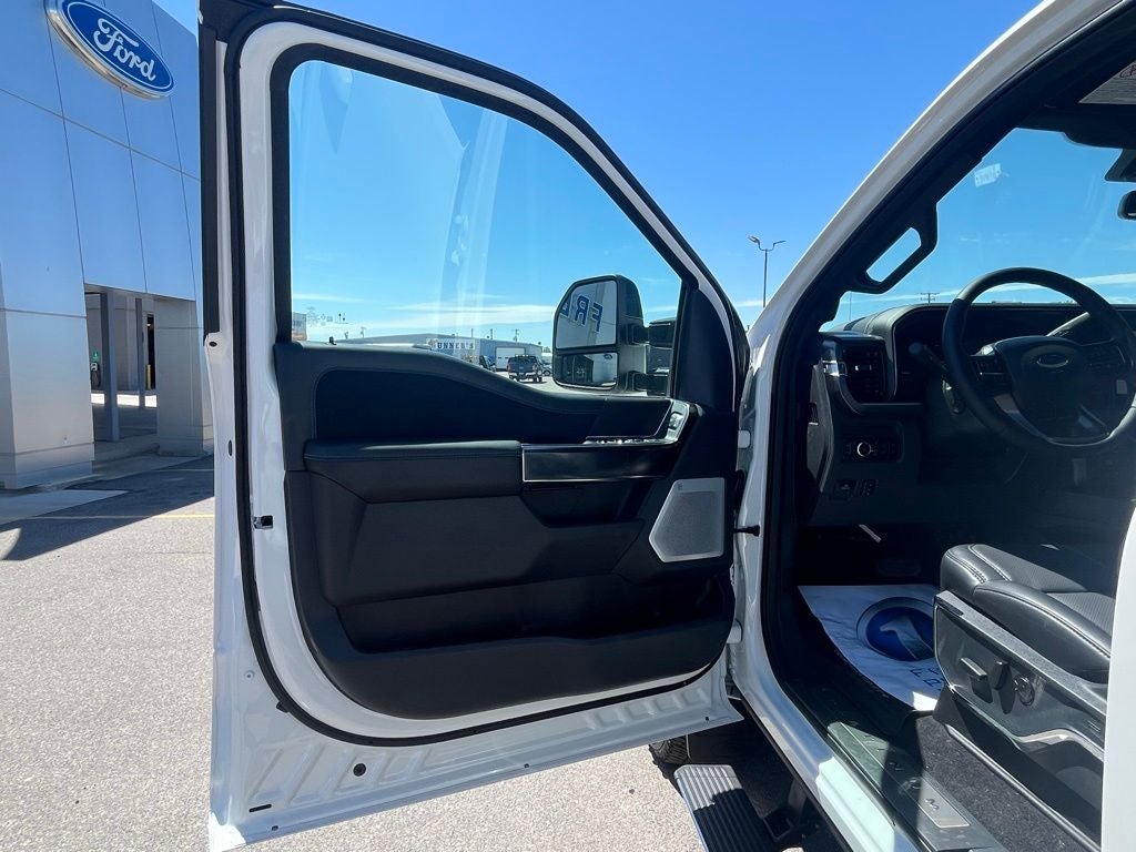 2026 Ford F-350SD Platinum DRW