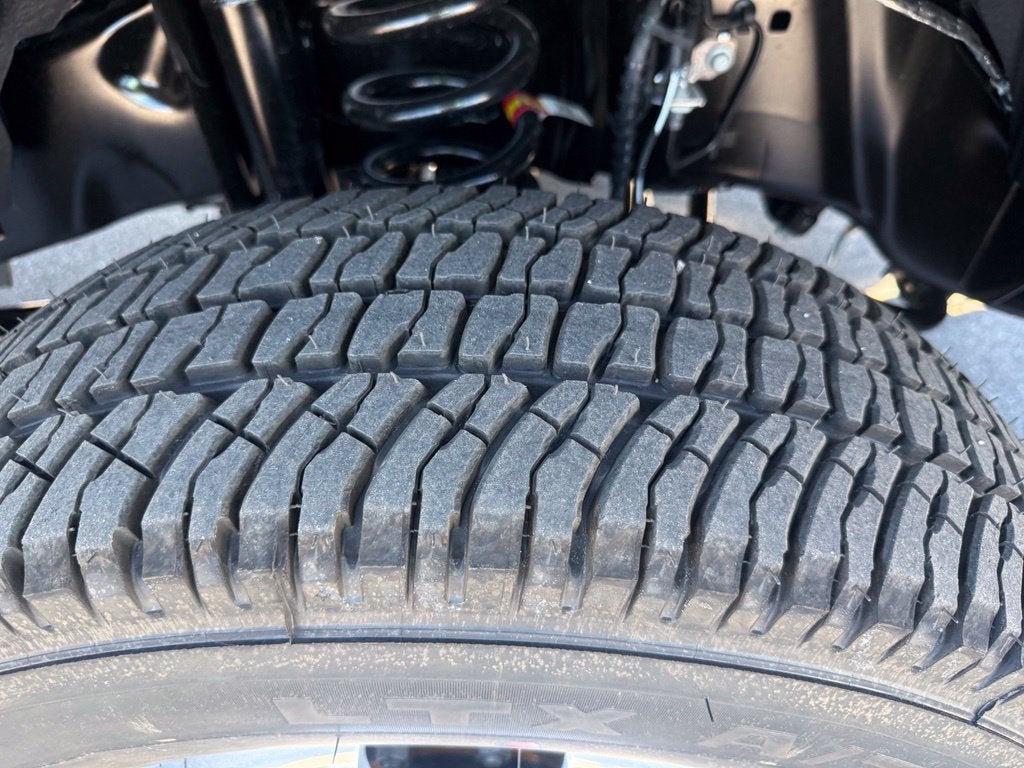 2027 Ford F-350SD Lariat DRW