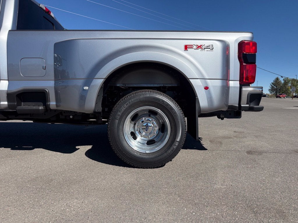 2027 Ford F-350SD Lariat DRW