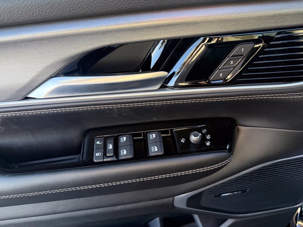 2027 Jeep Grand Wagoneer Base