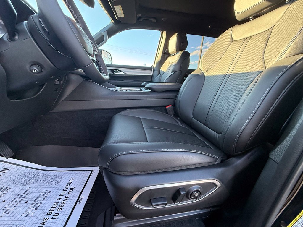 2027 Jeep Grand Wagoneer Base