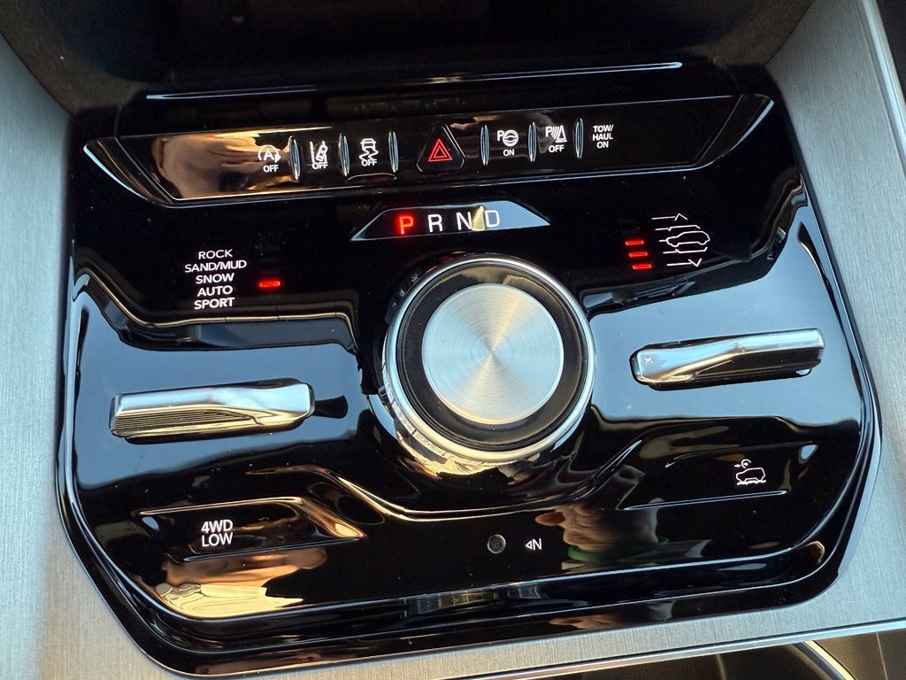 2027 Jeep Grand Wagoneer Base
