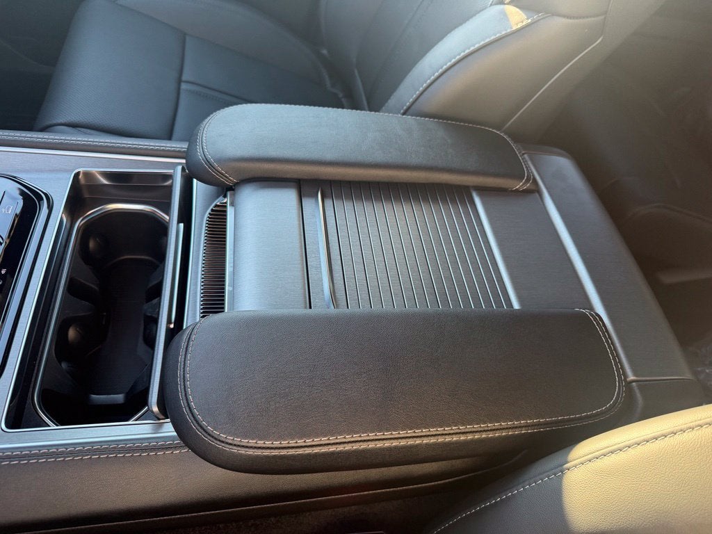 2027 Jeep Grand Wagoneer Base