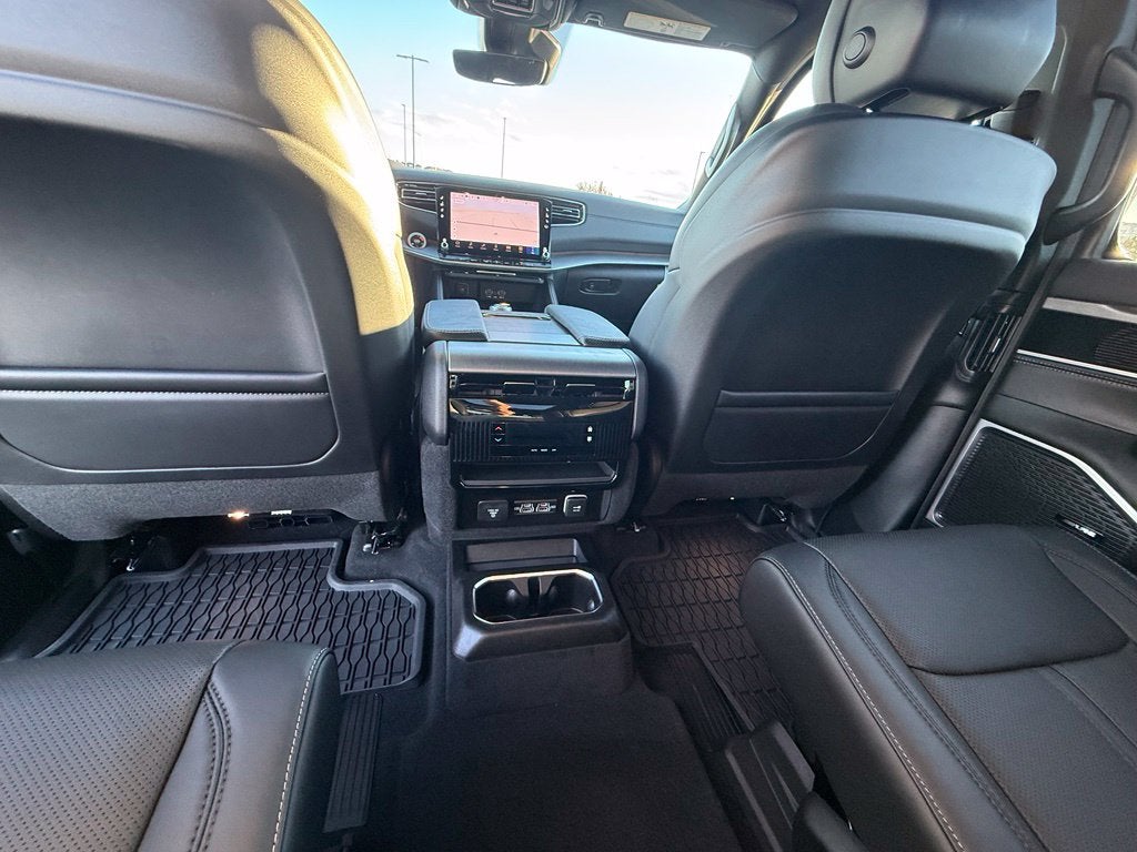 2027 Jeep Grand Wagoneer Base