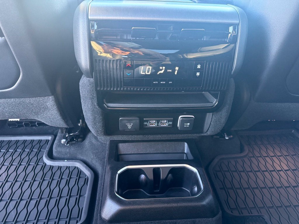 2027 Jeep Grand Wagoneer Base