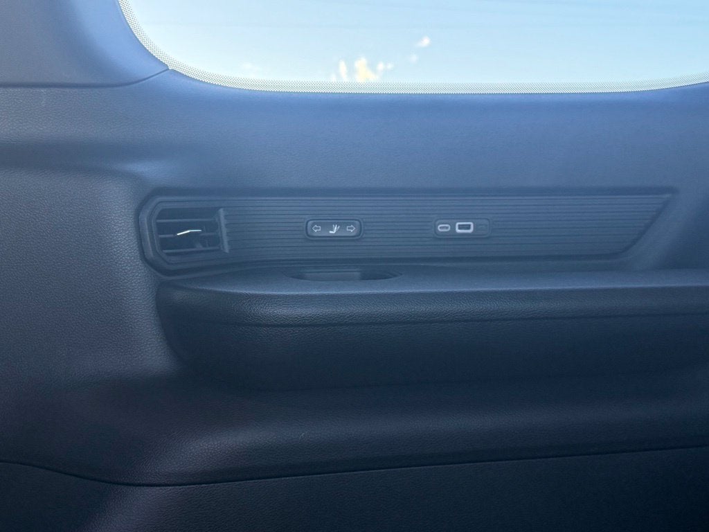 2027 Jeep Grand Wagoneer Base