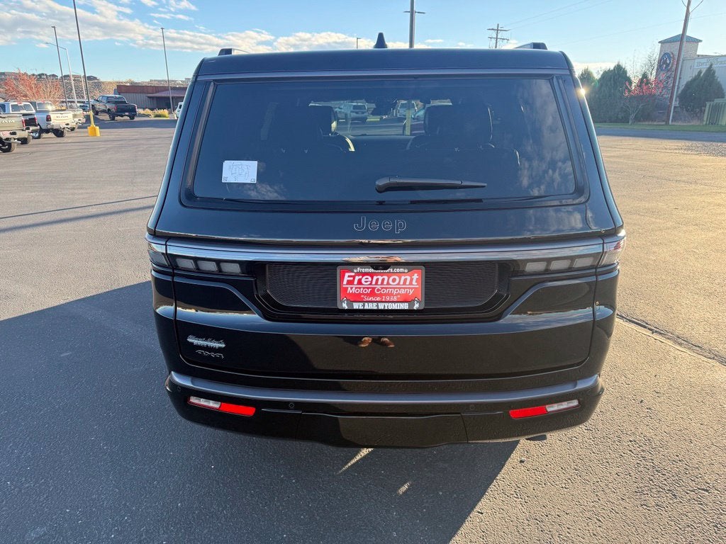 2027 Jeep Grand Wagoneer Base
