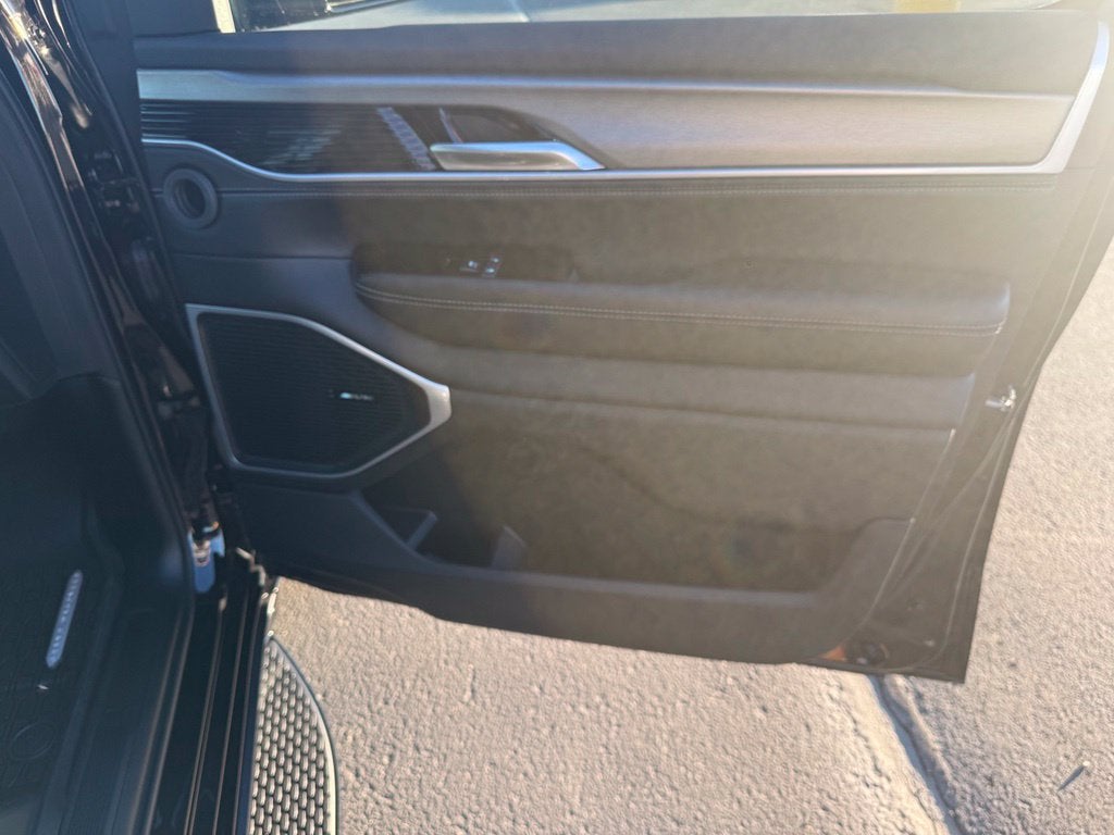 2027 Jeep Grand Wagoneer Base