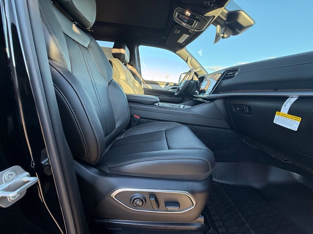 2027 Jeep Grand Wagoneer Base
