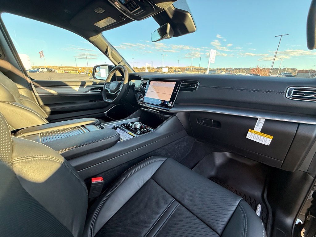 2027 Jeep Grand Wagoneer Base