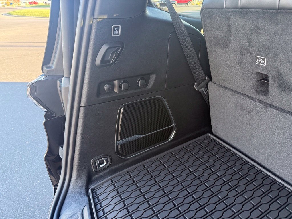 2027 Jeep Grand Wagoneer Base