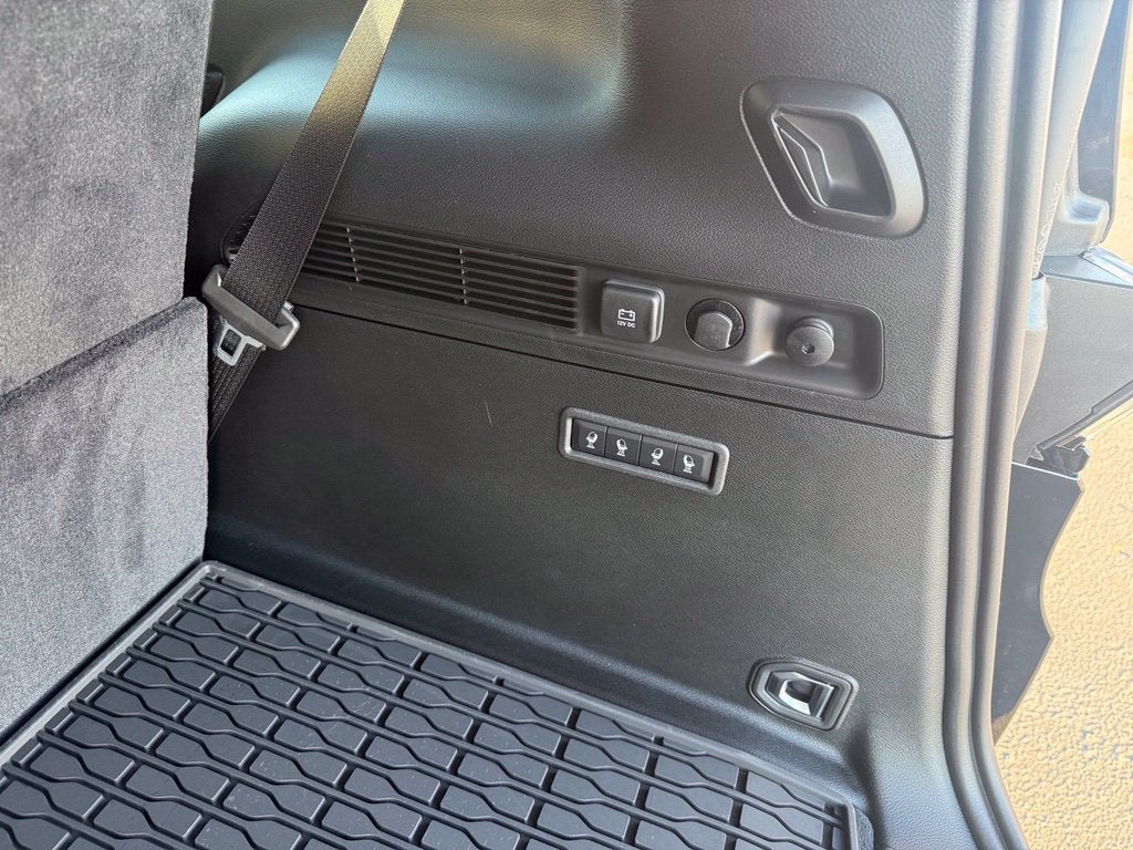 2027 Jeep Grand Wagoneer Base