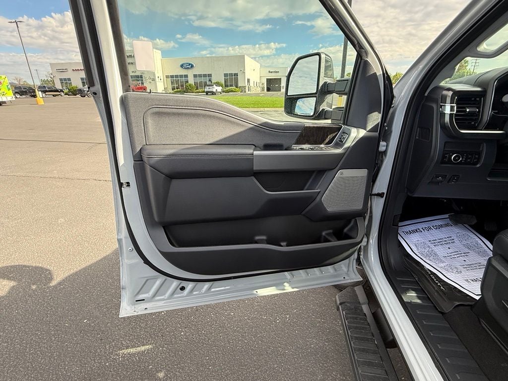 2026 Ford F-350SD Lariat Black Appearance Pkg