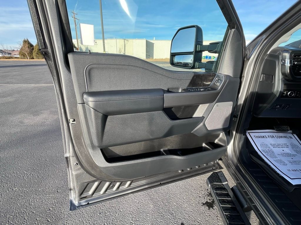 2026 Ford F-350SD Lariat Black Appearance Pkg