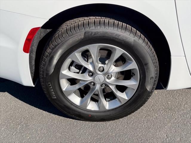 2027 Chrysler Pacifica PACIFICA SELECT AWD
