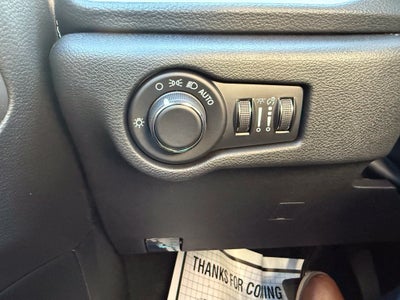2027 Chrysler Pacifica PACIFICA SELECT AWD