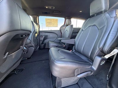 2027 Chrysler Pacifica PACIFICA SELECT AWD