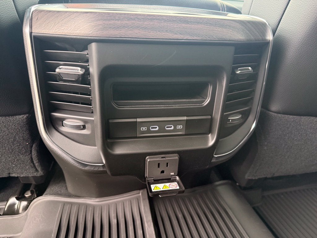 2027 RAM 3500 RAM 3500 LARAMIE CREW CAB 4X4 8' BOX