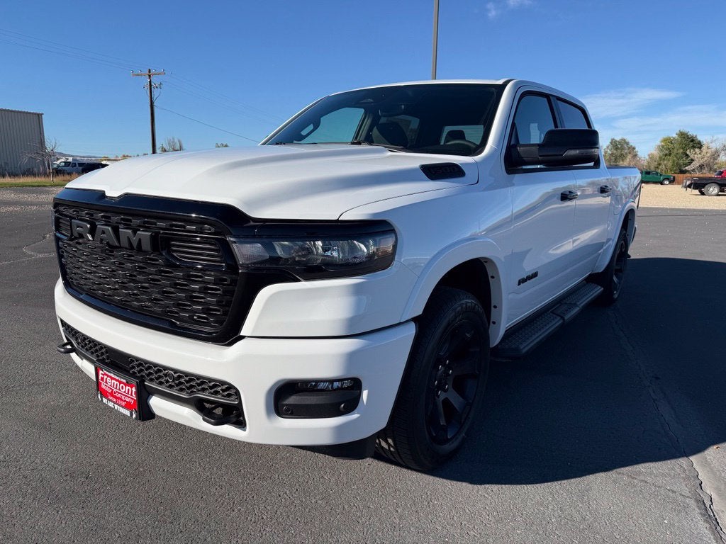 2027 RAM 1500 1500 BIG HORN CREW CAB 4X4 5'7' BOX