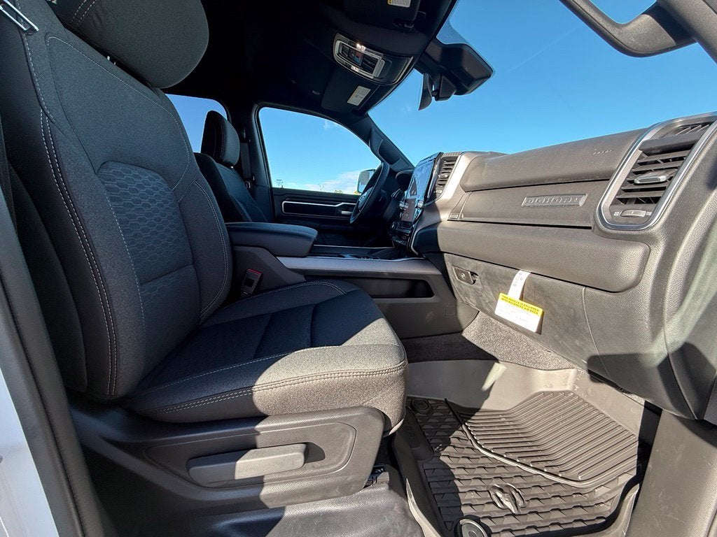 2027 RAM 1500 1500 BIG HORN CREW CAB 4X4 5'7' BOX