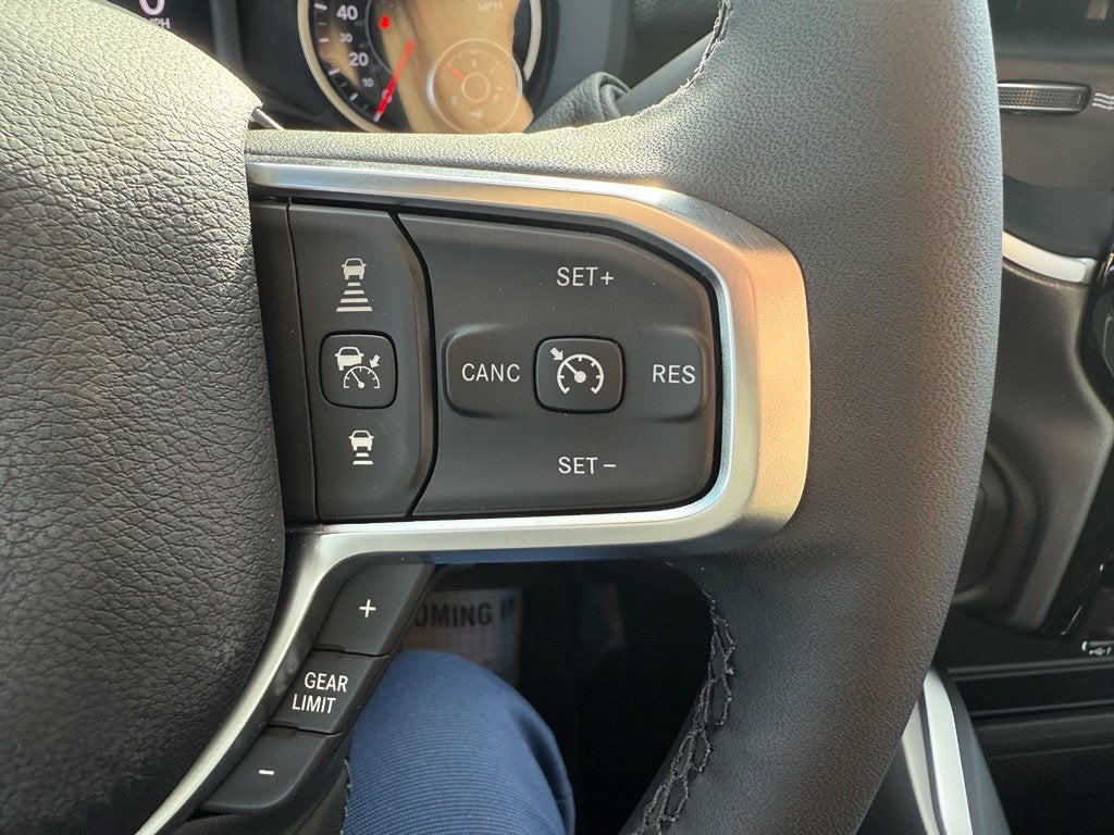 2027 RAM 2500 2500 BIG HORN CREW CAB 4X4 6'4' BOX