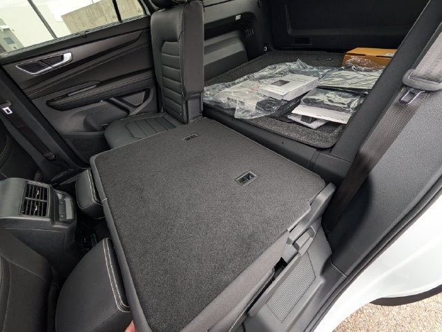 2026 Volkswagen Atlas Cross Sport SEL R-Line Black