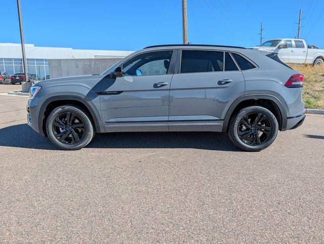 2026 Volkswagen Atlas Cross Sport 2.0T SEL R-Line Black