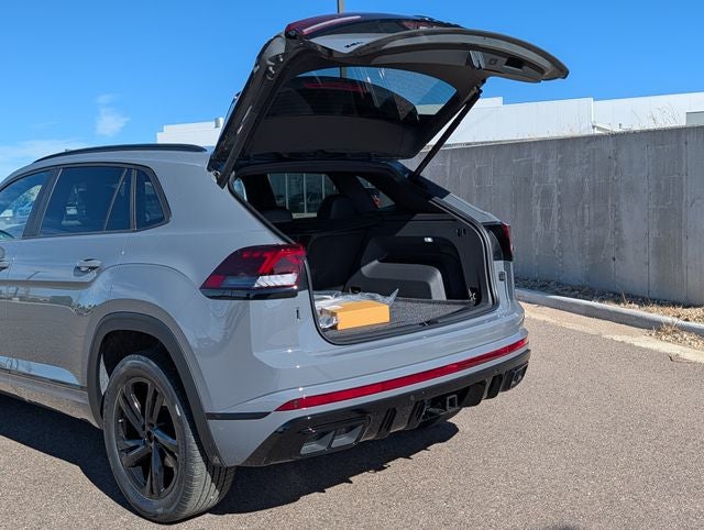 2026 Volkswagen Atlas Cross Sport 2.0T SEL R-Line Black