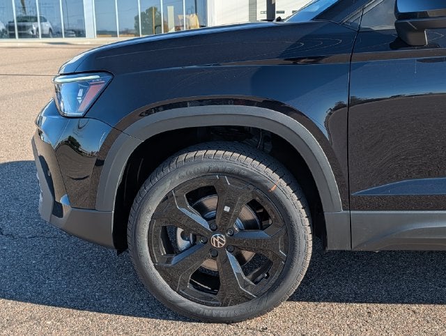 2027 Volkswagen Taos 1.5T SE Black