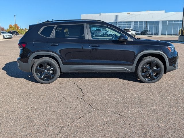 2027 Volkswagen Taos 1.5T SE Black