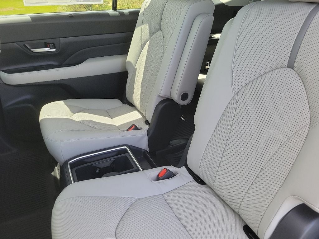 2026 Toyota Grand Highlander Base