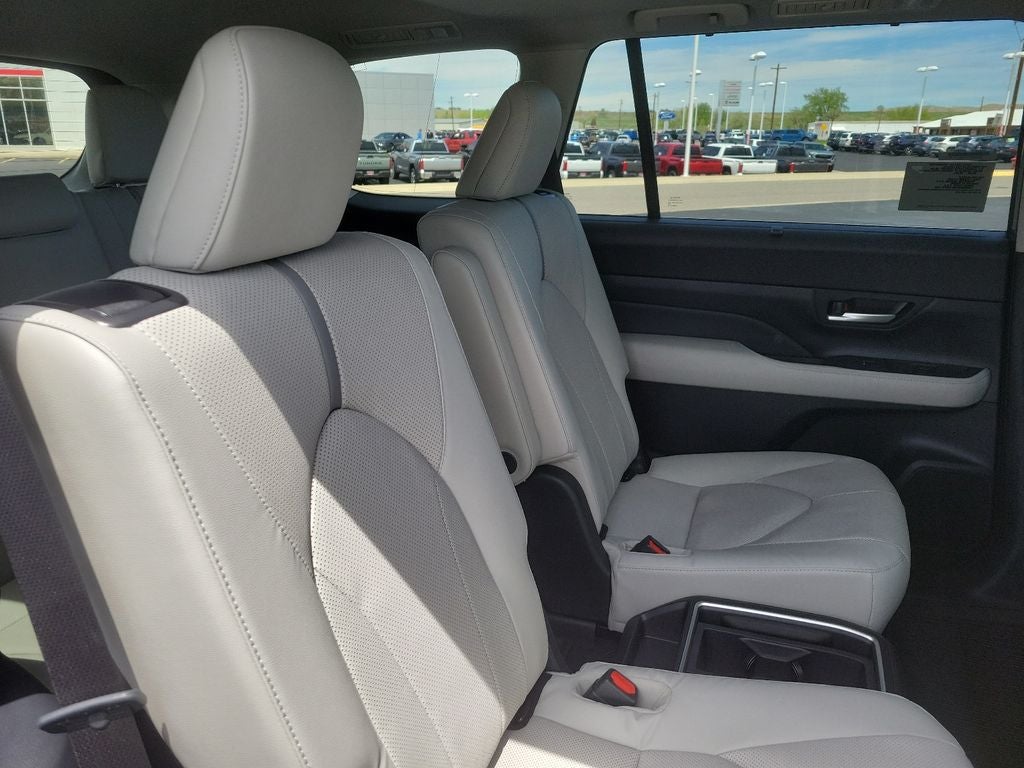 2026 Toyota Grand Highlander Base