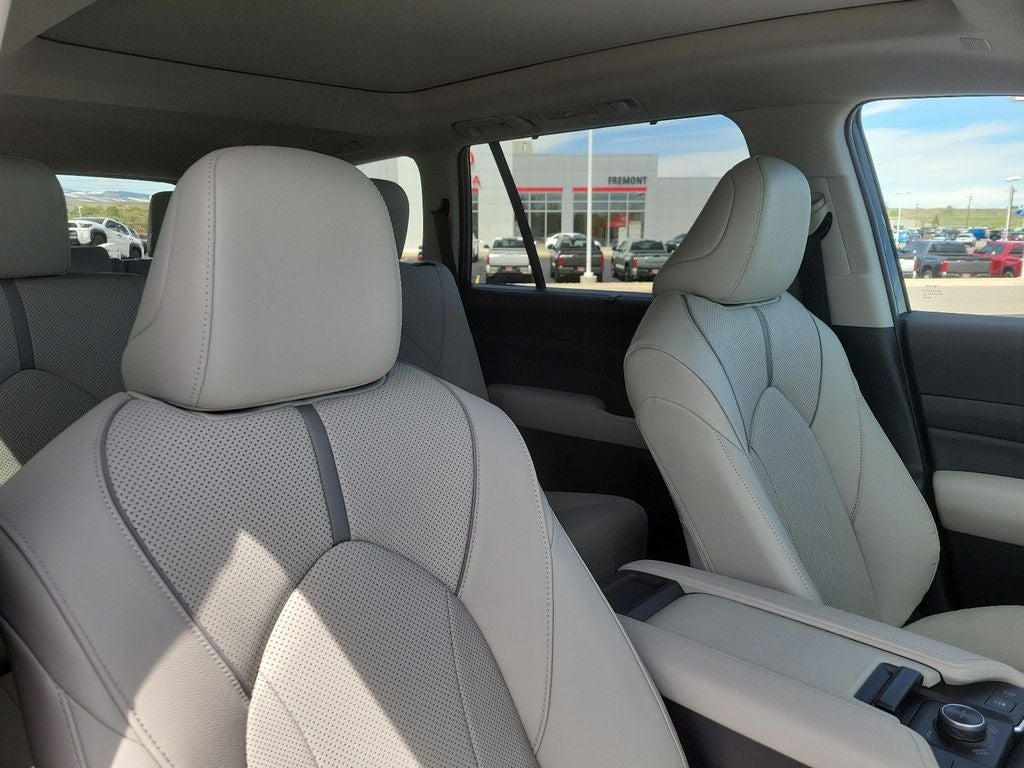 2026 Toyota Grand Highlander Base
