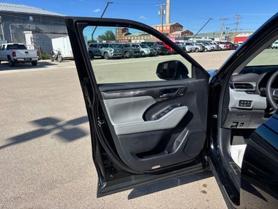 2026 Toyota Highlander Platinum