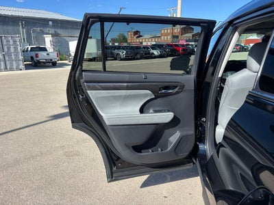 2026 Toyota Highlander Platinum