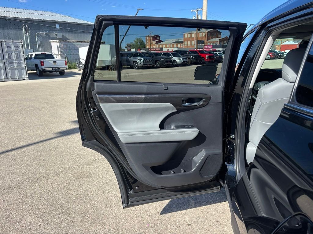 2026 Toyota Highlander Platinum