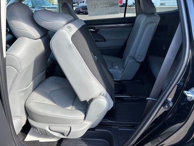 2026 Toyota Highlander Platinum