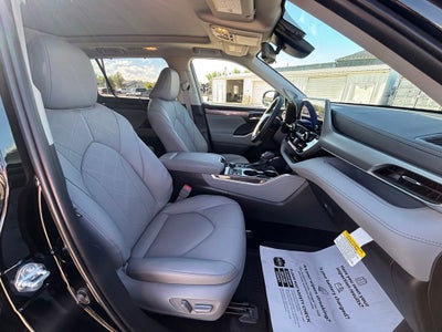 2026 Toyota Highlander Platinum